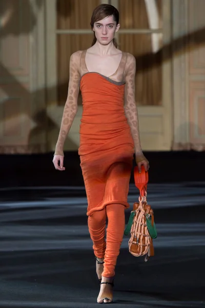 Look 12